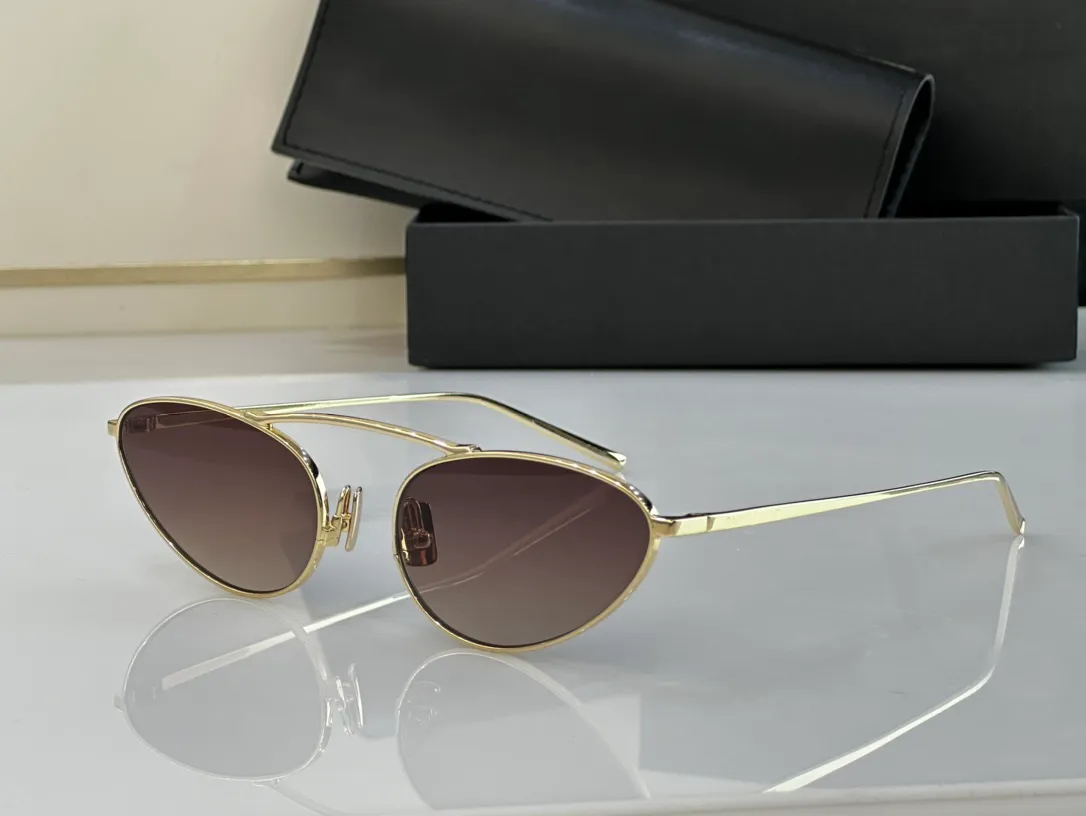 Glass de luxo de designer de luxo Moda feminina óculos de sol retro oval de moldura completa copos de moda popular lentes de mercúrio metal