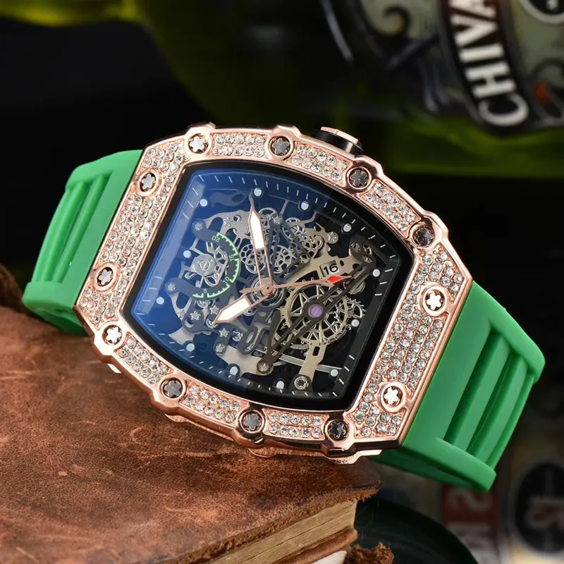 2023 nouvelle montre hommes loisirs diamant montres or boîtier en acier Silicone Quartz montre-bracelet bracelet mâle Relogio Masculino Ri9