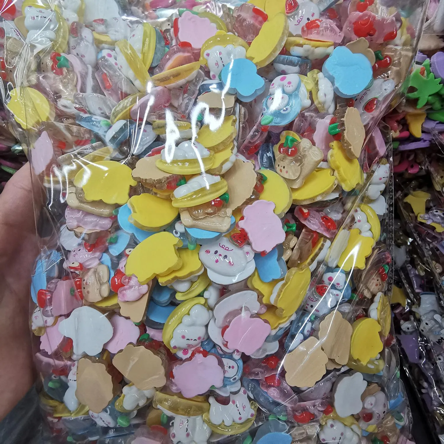 Polska 500pieces 2025mm Jelly Bear Cat Girl Rabbit Sticker Half Beads Scrapbook For Woman Kid Dekorera hem smycken tillverkningstillbehör