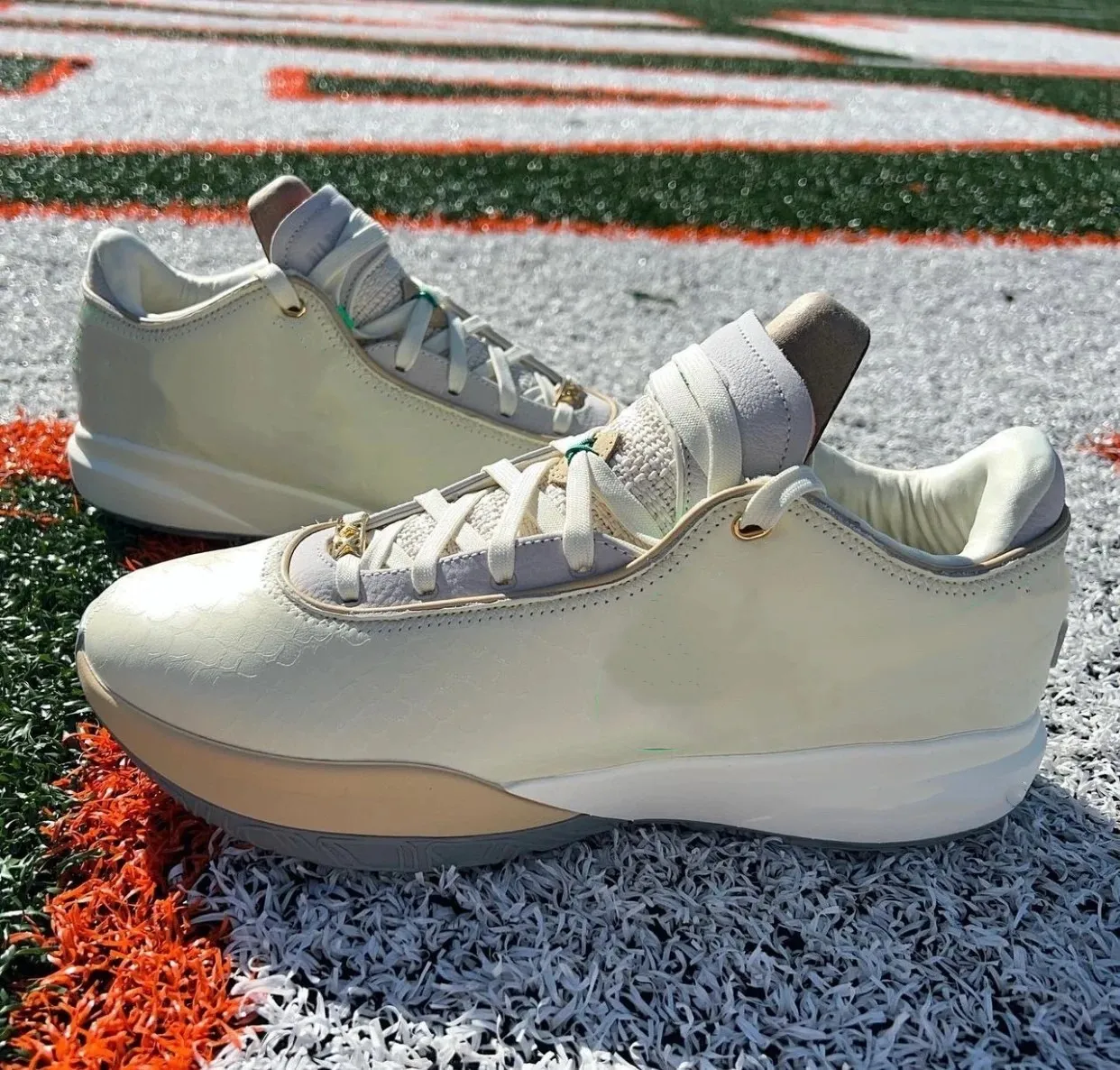 LeBrons 20 APB Coconut Milk Basketball Shoes 20s Men Women Kids