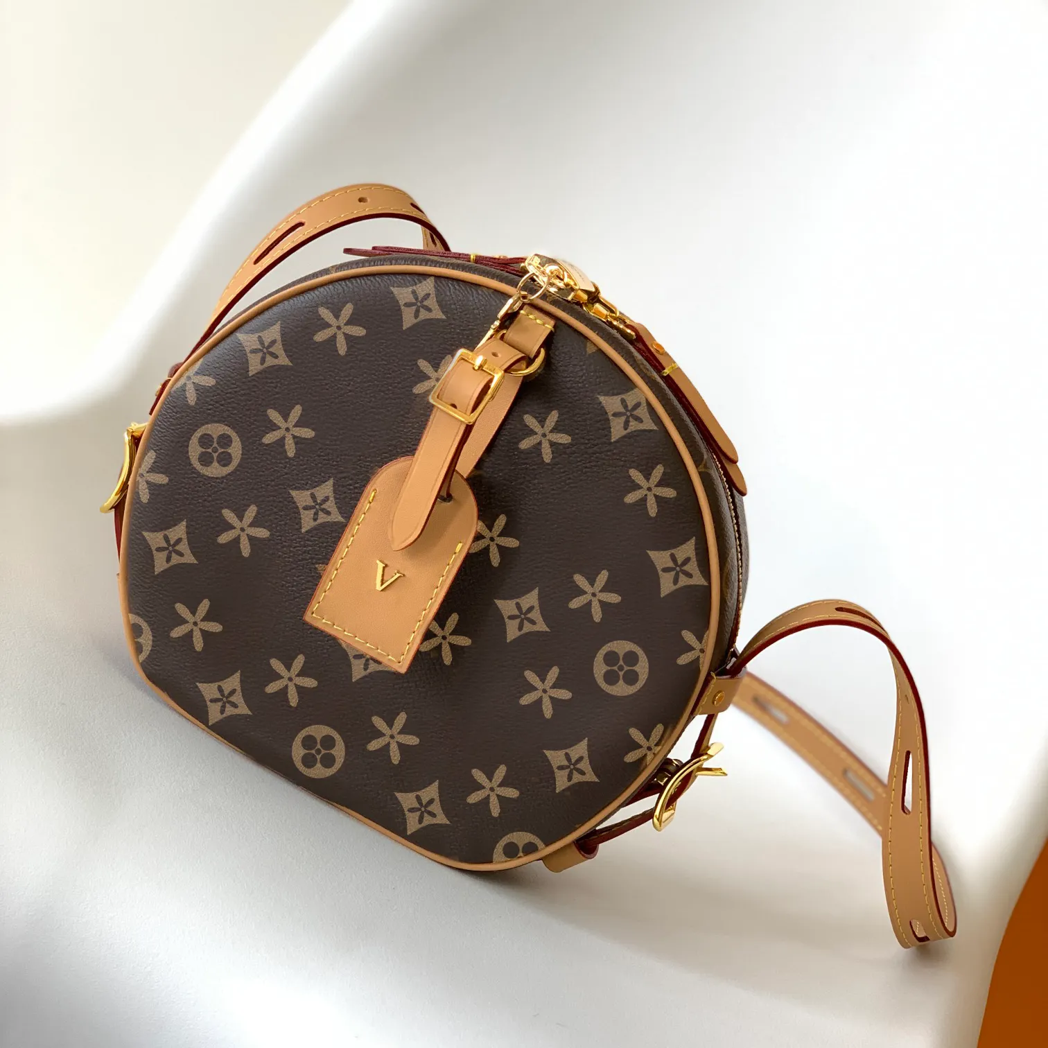 عارضات النساء رجال حقائب مصمم مظروف M45647 Petite Boite Chapeau Boite Leather Hobos Travel Pochette Make Up Bags Hand Cross Cross Body Counter Bags