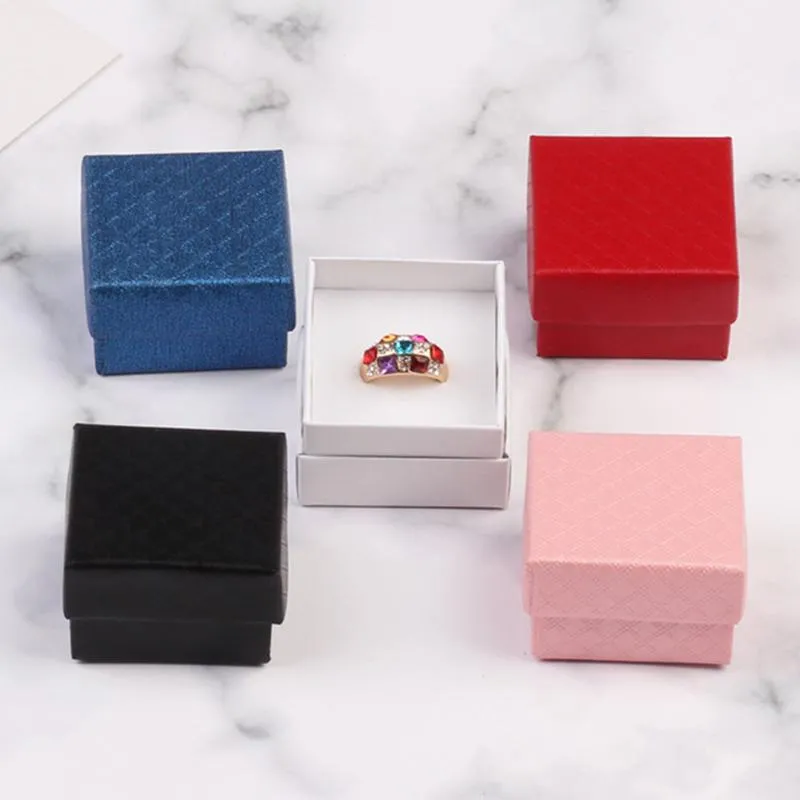 Pudełka Nowe 24pcs 5x5x3cm biały organizator żyjec pudełko Wysokiej jakości kolczyki papierowe magazyn Małe pierścień pudełko prezentowe do biżuterii 5
