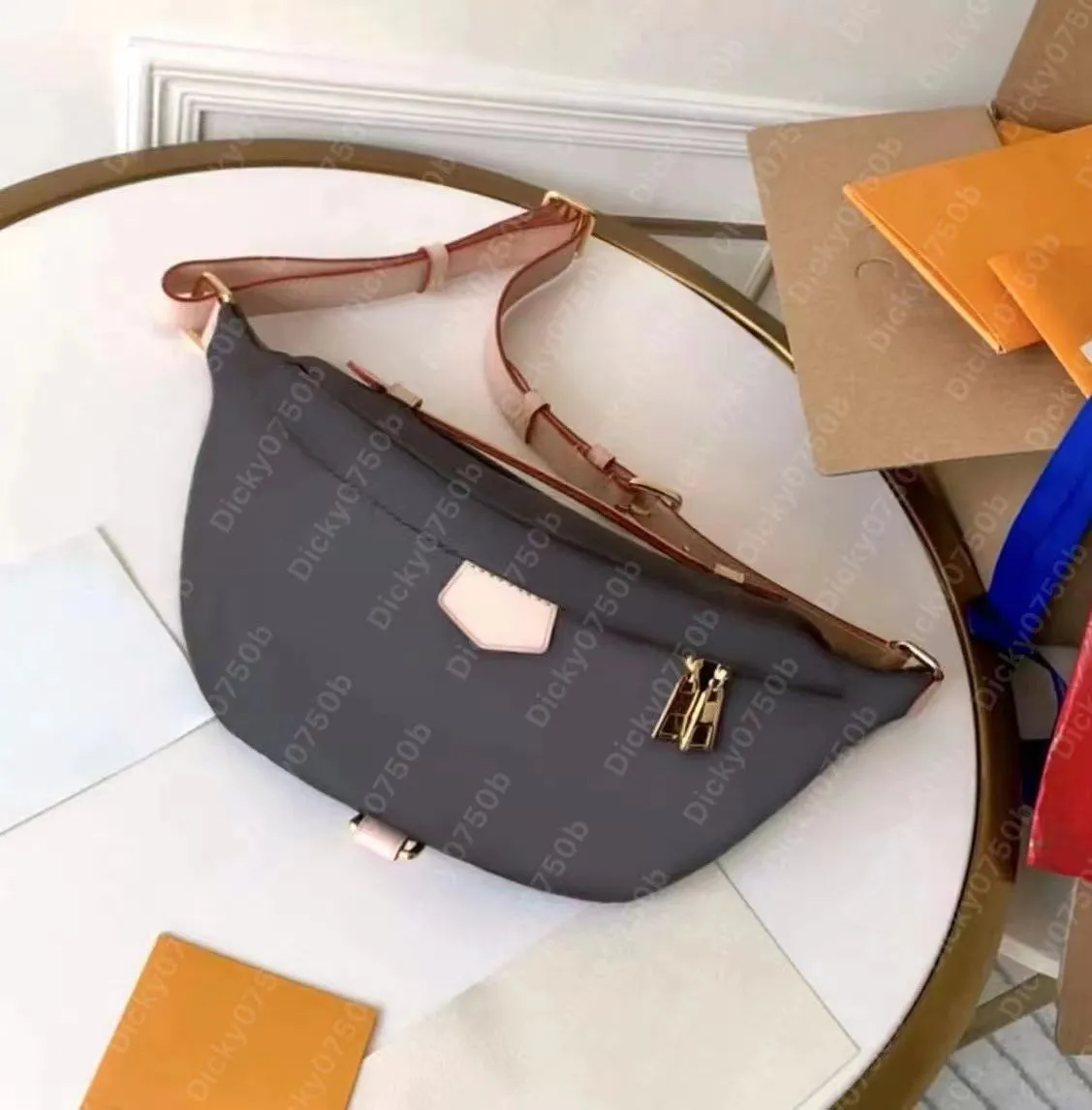 Fanny Pack Poitrine Pack Bum Sac Luxury Men Sac De Taille De Taille Designer Sacs Sacs Crossbody Body Bumbag Messager Bags Sac A Main Bolsos Homme Outdoor 43644 DICKY Menos De 30