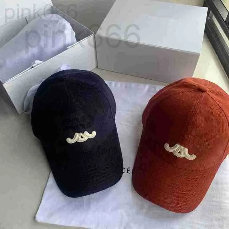 Casquettes de baseball Designer Automne et Hiver Corduroy Triumph Baseball Outdoor Warm Duck Tongue Casual Versatile Fashion