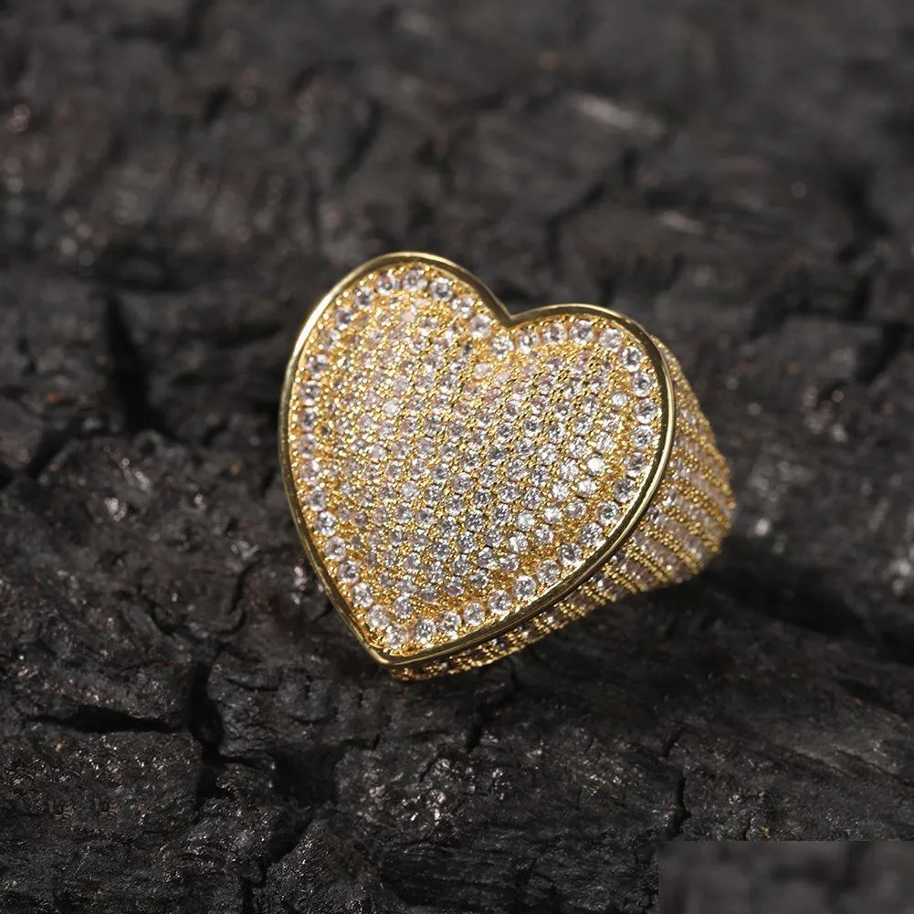 Con piedras laterales Hip Hop Mens Big Heart Fl Zircon Hombres Anillo Famosa marca Iced Out Micro Pave Cz Anillos Punk Rap Joyería Tamaño Drop Deliv Dhfey