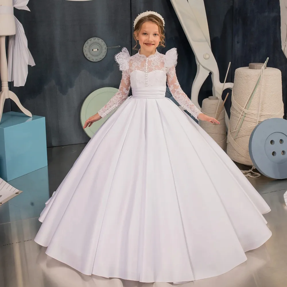 Vintage bollklänning Flower Girls Dresses For Wedding High Neck Lång ärm Första nattvardsklänning Back Back Spets Kids Formal Wear 415