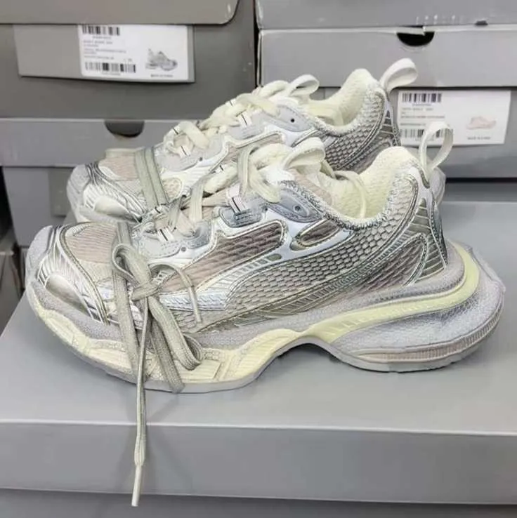 Big platform trainers store