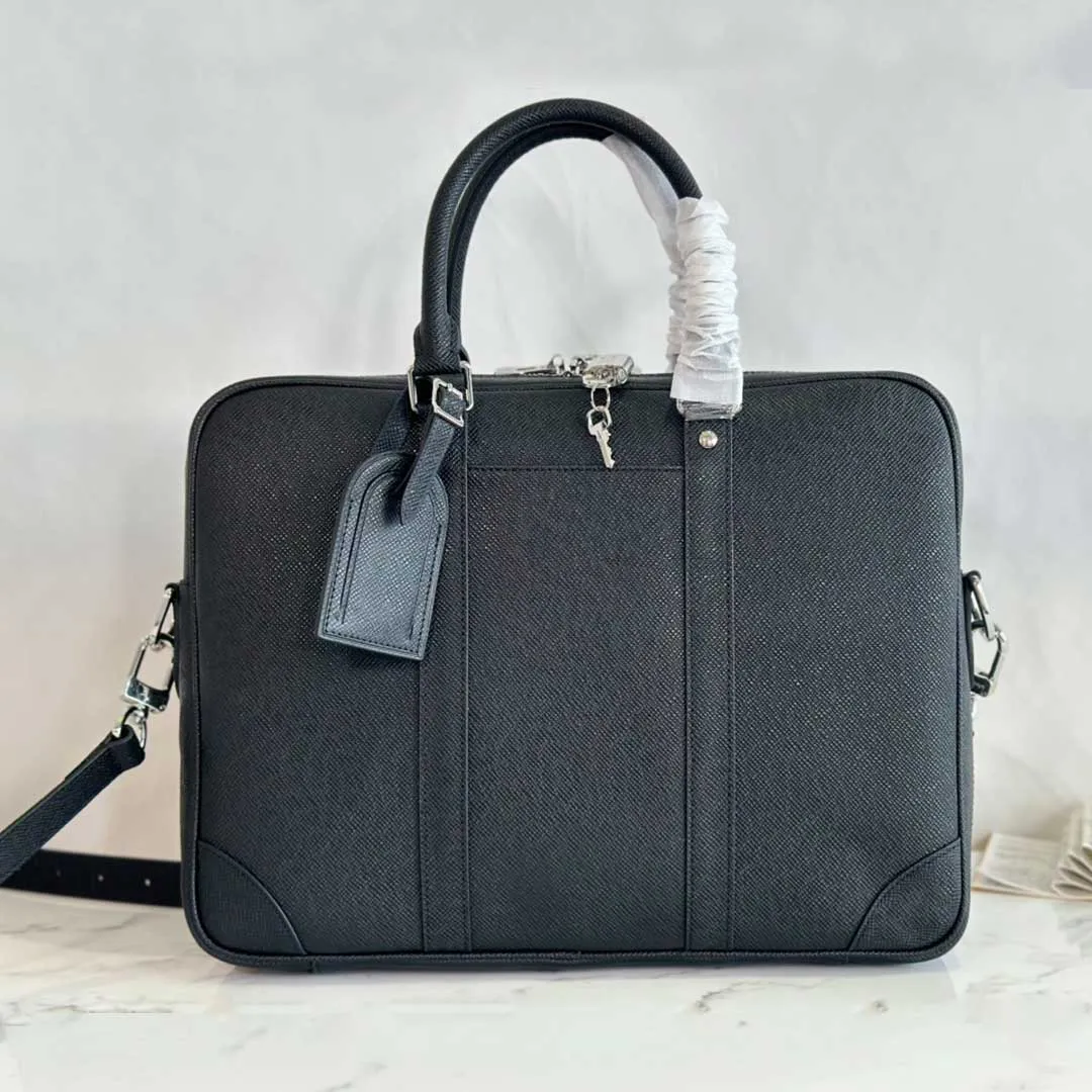 Designer Leather Briefcase for Men Luxurious Messenger Bag for Business and Travel N40444262N