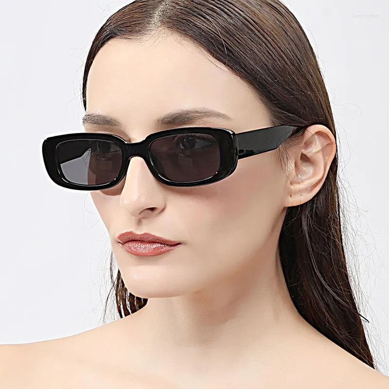 Occhiali da sole 2023 Trend Men Retro Fashion Occhiali ovali Donne transfrontaliere