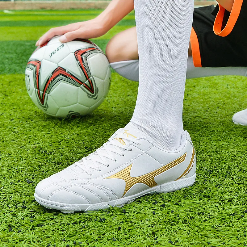 Scarpe da calcio rotte clearance