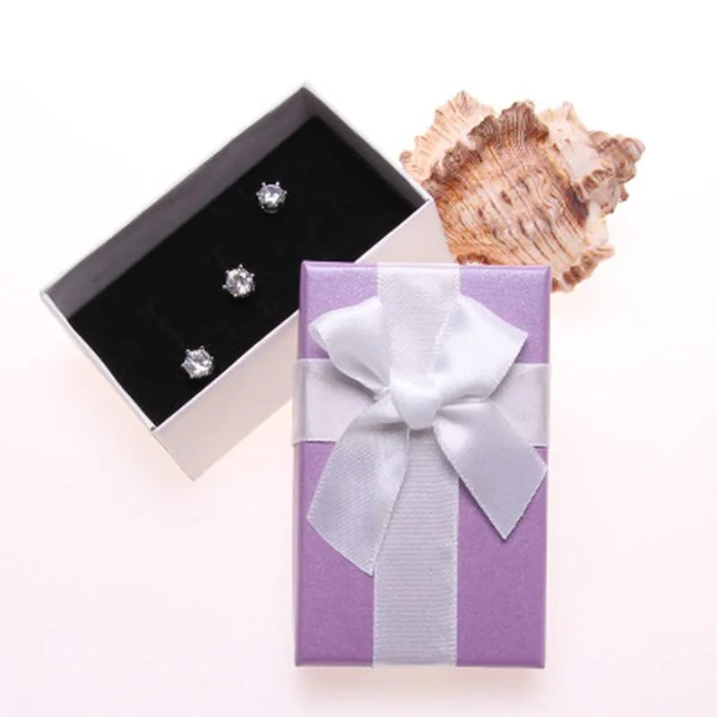 Boxen 24pcs lila weißer Schmuck Verpackung Box Ribbon Bowknot Geschenkkoffer Zeigen eleganter Weihnachtsfest -Neujahr Valentinstag