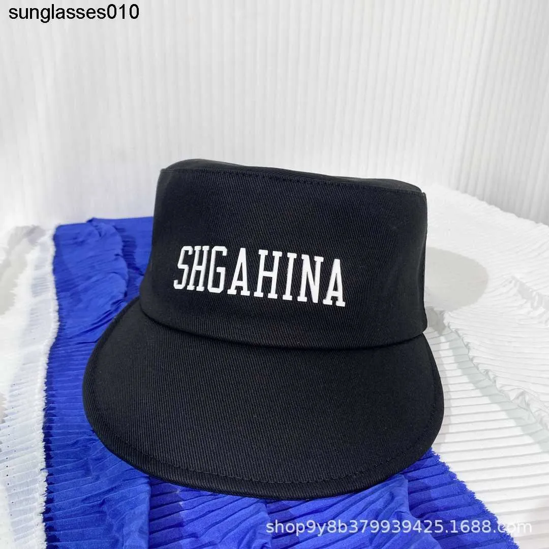 Online celebrity live broadcast of black flat top equestrian hat summer high skull top letter duck tongue newspaper children's hat fashionable knight versatile