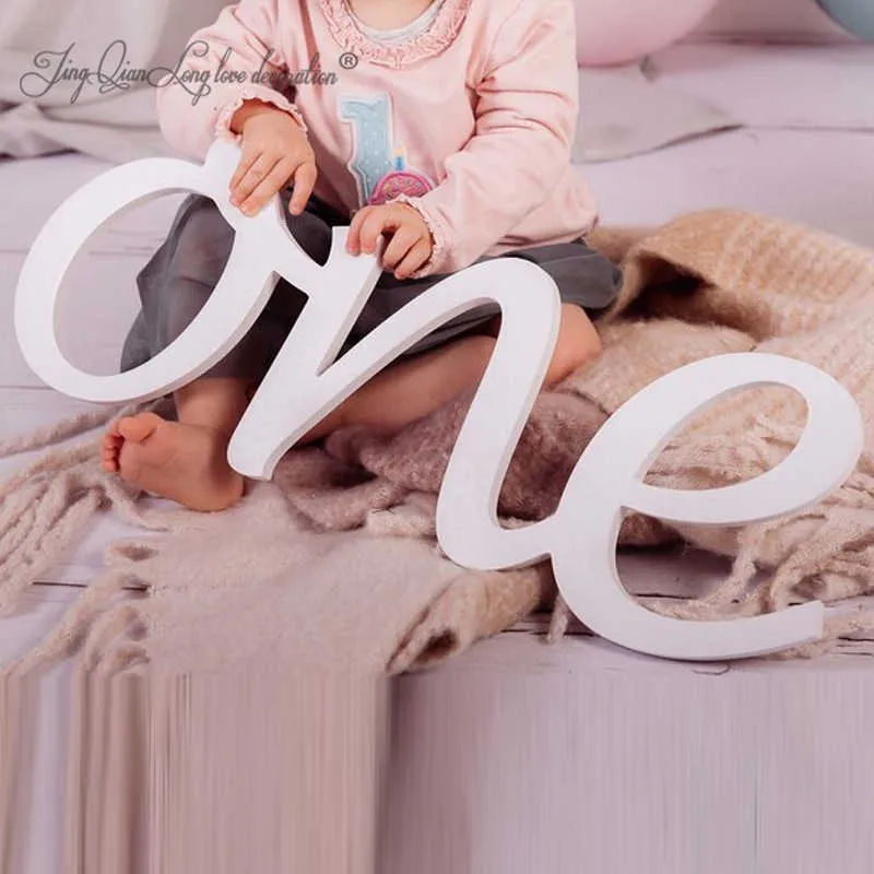 Nyhetsartiklar En skyltfoto Prop för första födelsedagsfotografering för spädbarn Tränummer Sign Fotografnummer Sign G230520