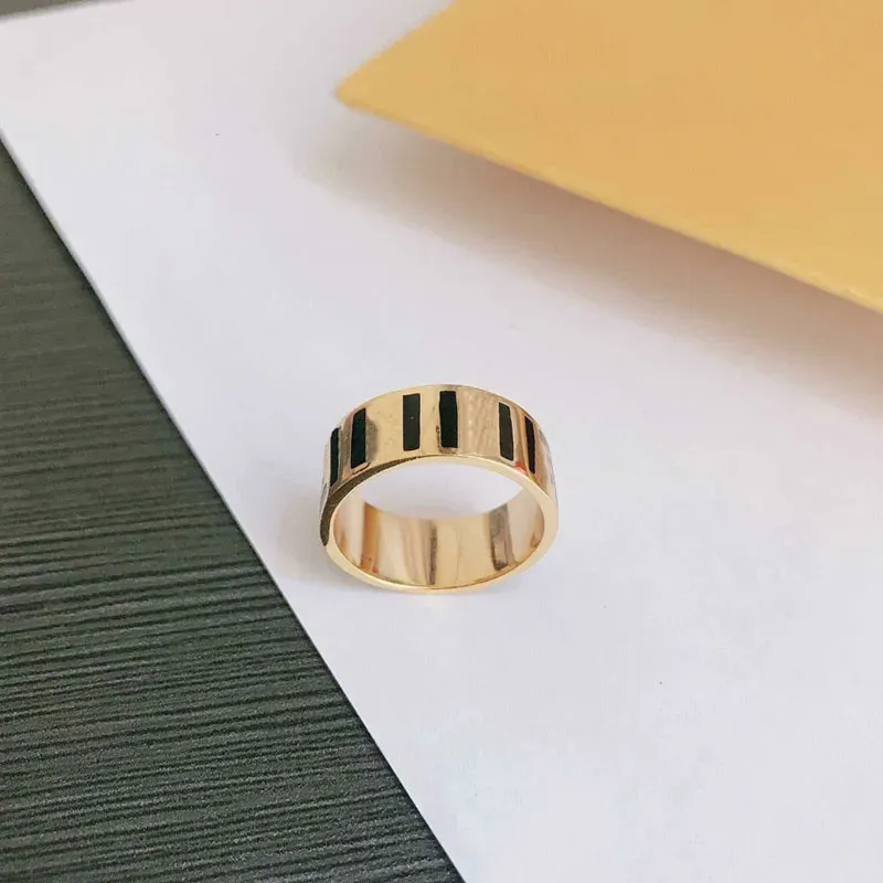 Bague de créateur de bijoux classiques pour femmes bagues de fiançailles en or Lettres F luxe en cuir fête anniversaire cadeau de mariage 2305206PE