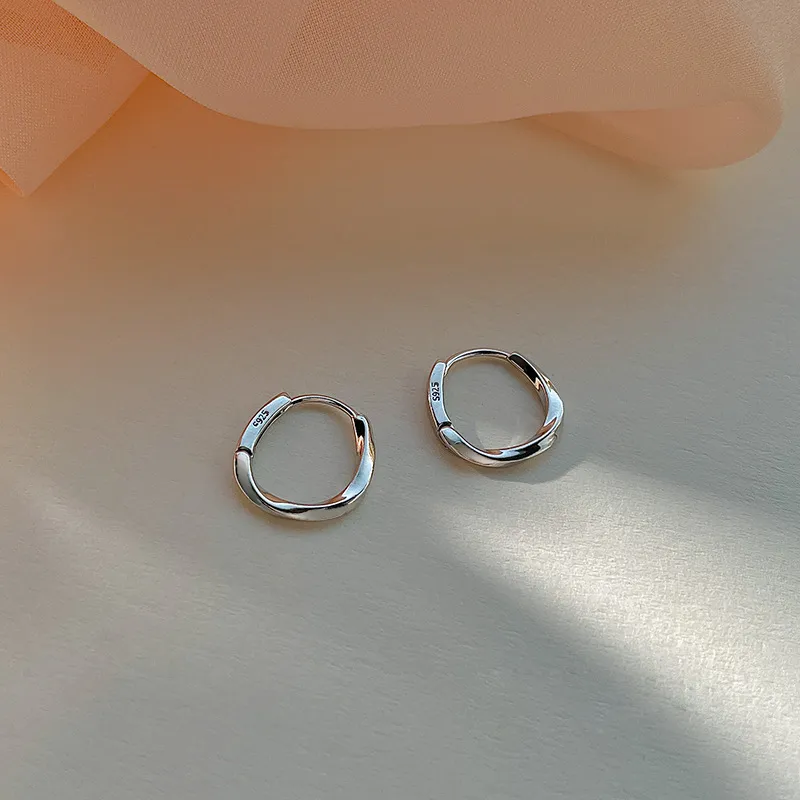 Boucles d'oreilles créoles torsadées à la mode pour femmes bijoux de créateur de couleur argent