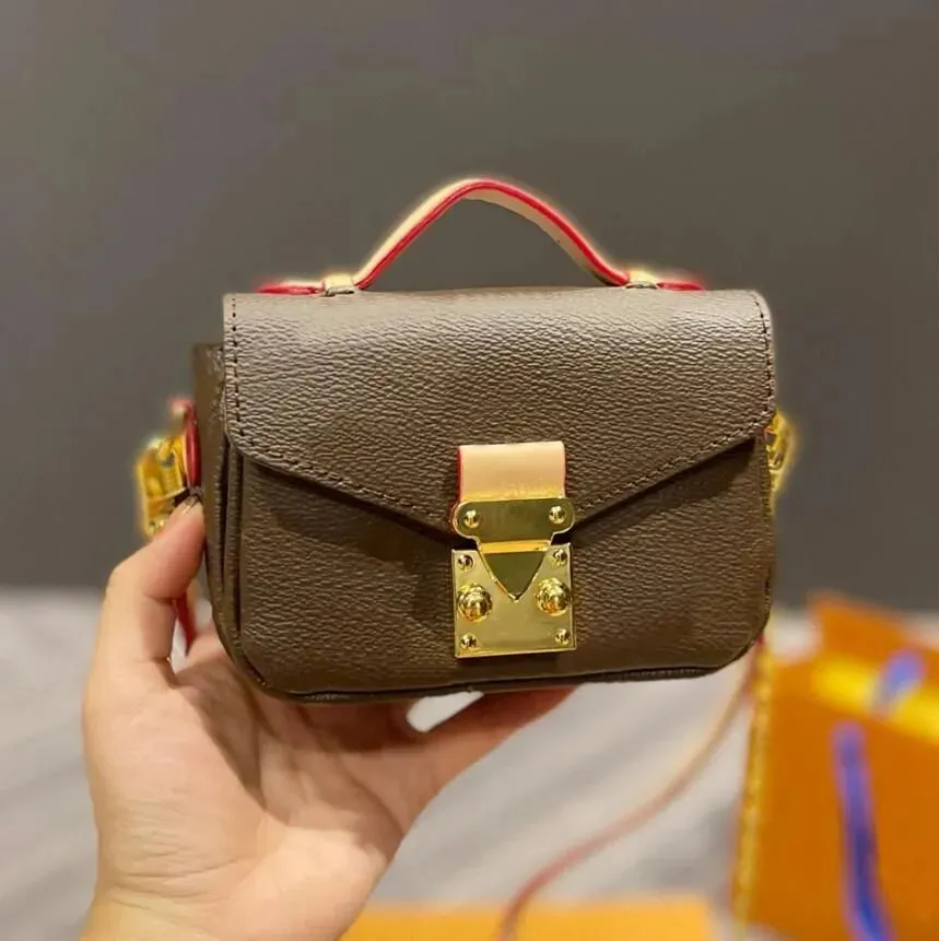 イブニングバッグマイクロメティスチェーンショルダーバッグデザイナーミニバッグクラスプクロスボディフラップエンボス加工されたレザーポッシュ財布財布バッグ
