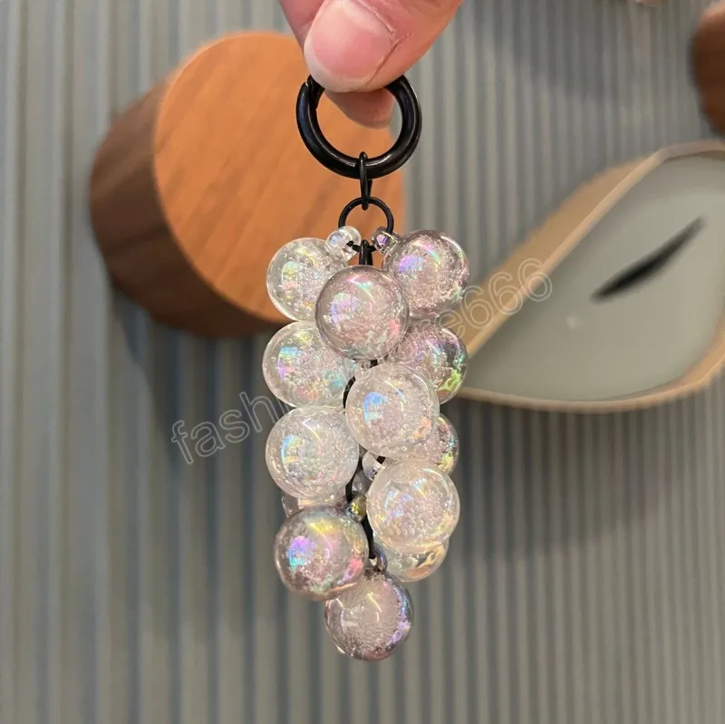 Creatieve acryl kralen Keychain Lumineuze druivenhanger Keyring voor vrouwelijke meisjes handtas charmes hanger Keyring Auto sleutelhouder