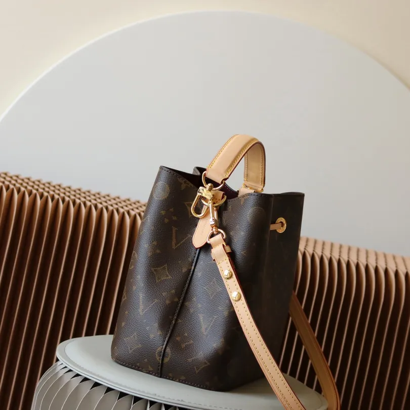 Best quality women's handbags best sale