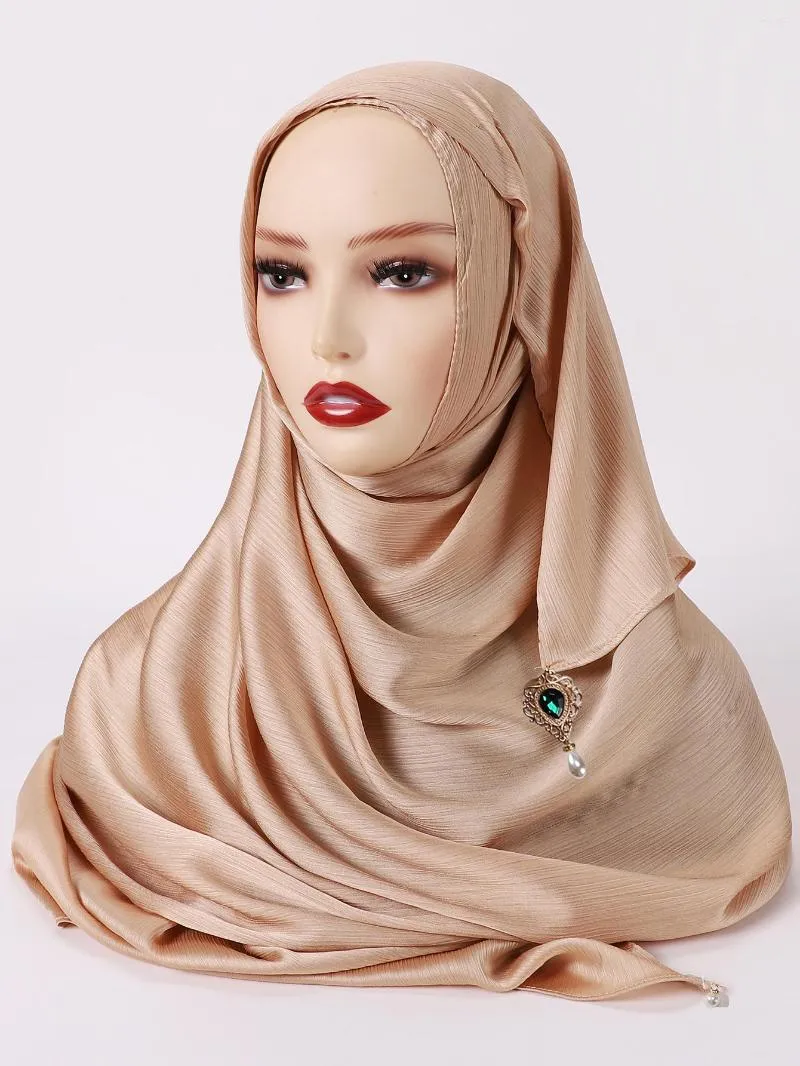 Designer de vêtements ethniques Crinkle Satin Soie Hijabs Diamant Pendentif Écharpe Couleur Unie Plaine Musulman Châles Foulard Turban Echarpe Foulard