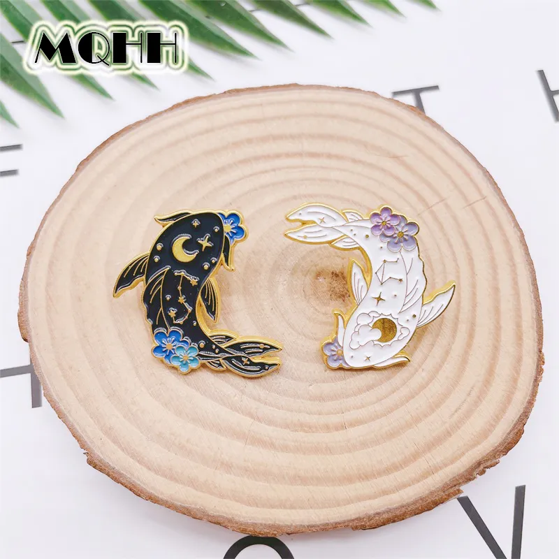 Dessin animé mignon Animal fleur poisson émail broches noir blanc Koi carpe ensemble alliage broche Badge accessoires femme bijoux cadeau pour enfant