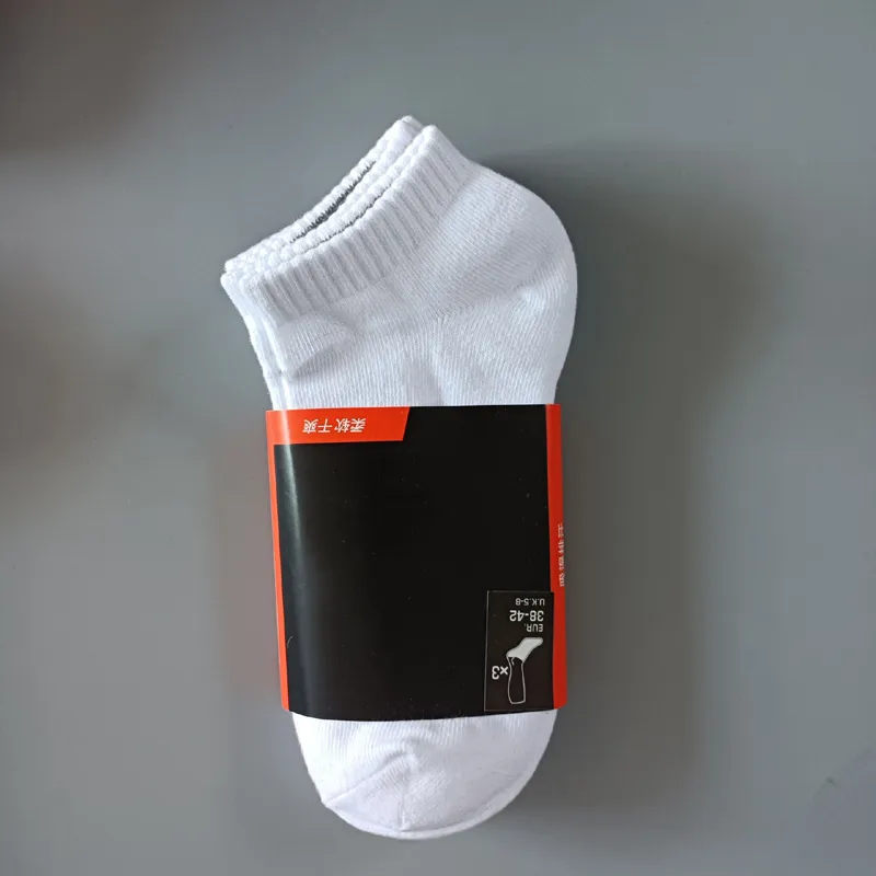 Mężczyźni Cotton All-Match Classic Kotka do kostki oddychająca Black White Grey Football Basketball Sports Sock