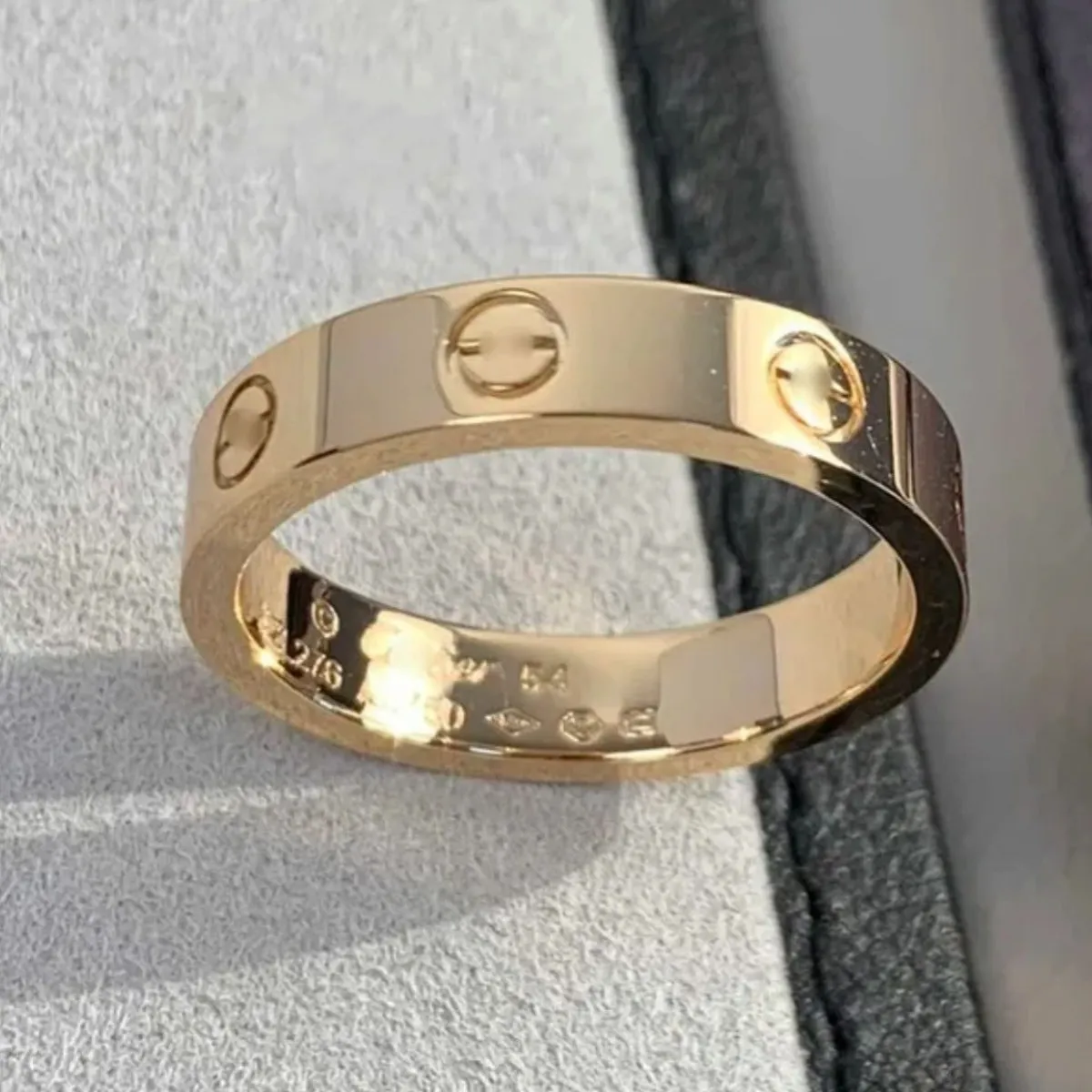 Дизайнерское кольцо оригинальное логотип гравийный бриллиантовый кольцо Love Ring 18k Gold Silver Rose 316L Rings из нержавеющей стали женщины любители свадебные украшения L 2296