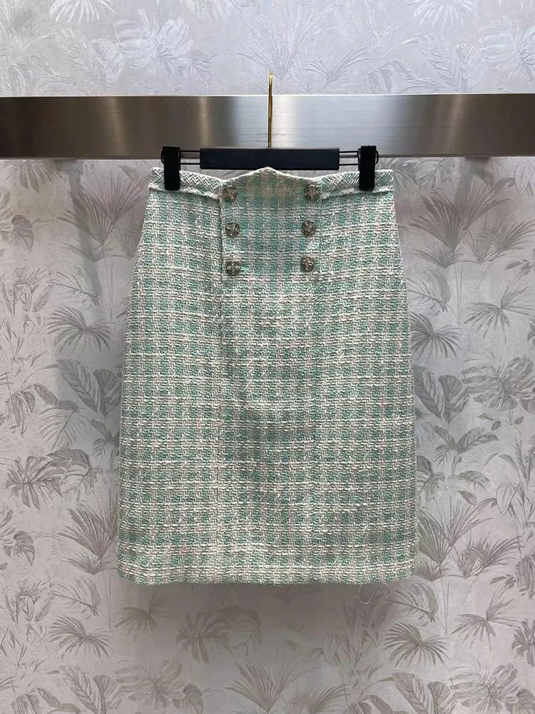 Kjolar 2023 Mint Green Plaid Tweed kjol för kvinnor av högsta kvalitet Hög midja Silkfoderknapp Trim Rak knälängd