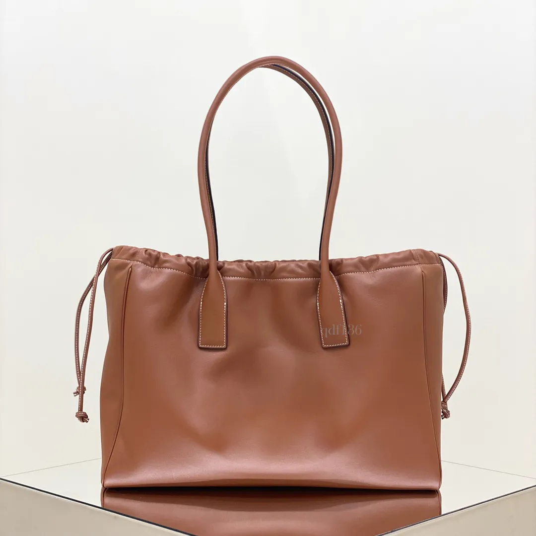Best quality handbags hot sale