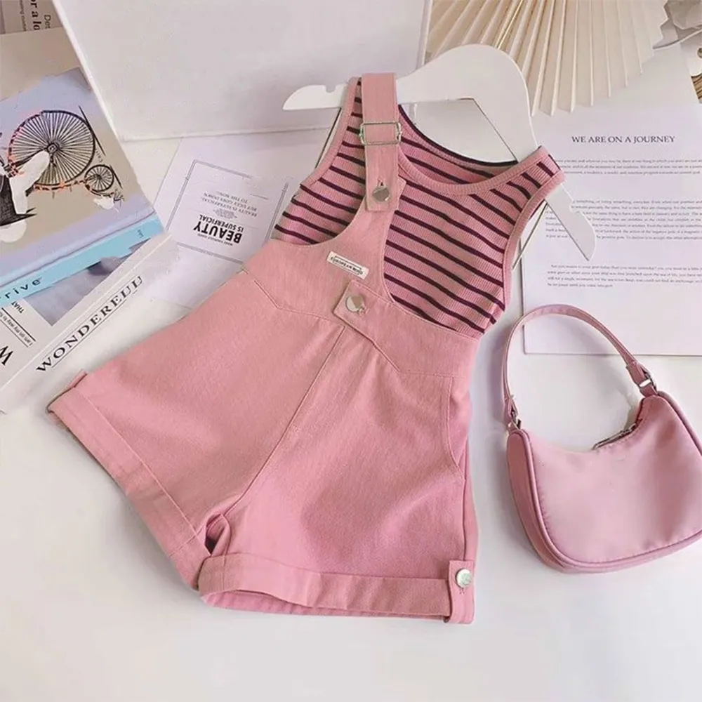 Set di abbigliamento Menoea Summer Baby Girls Fashion Suspend Suit T-shirt a righe casual Top Pantaloncini Tute Abbigliamento per bambini Outfit 230520