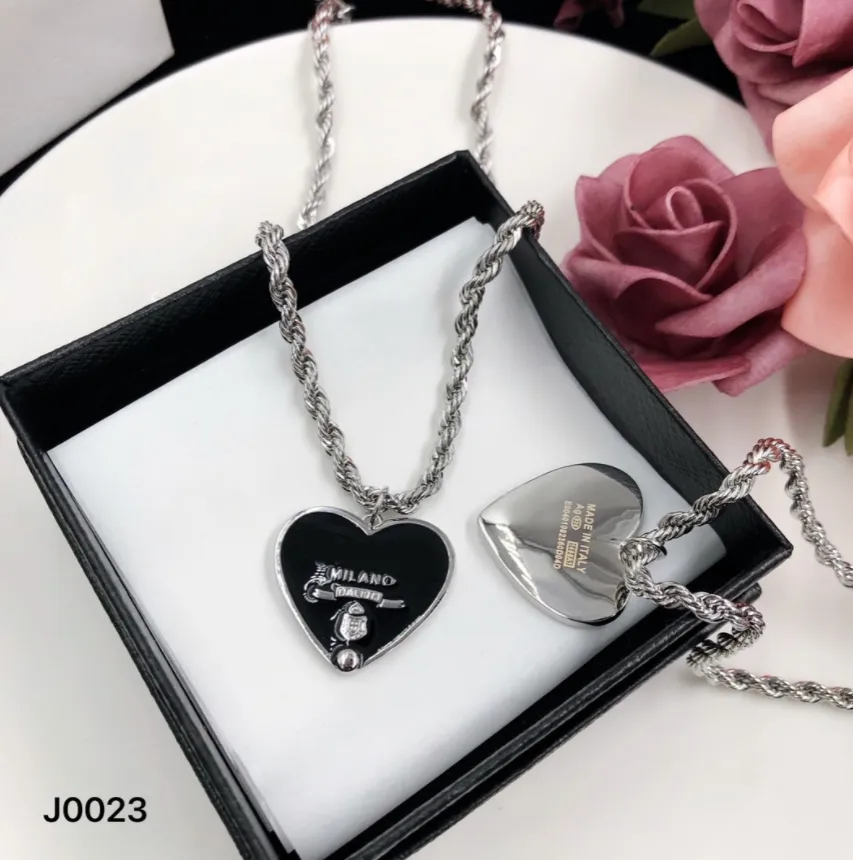 Heart Necklace Female Stainless Steel Couple Gold Chain Pendant Jewelry on the Neck Gift for Girlfriend Wedding Jewelry Accessories Valentine's Day Gift withs Box