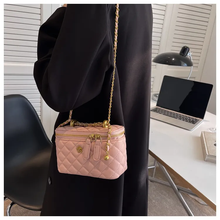 Retro Rhombus White Shoulder Bags Sale With Chain Strap Retro Rhombus White Shoulder Bags Sale With Chain Strap