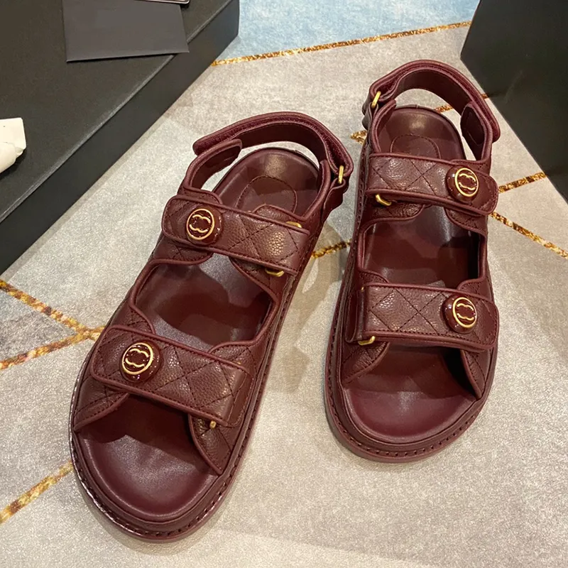 With Box Designer Sandals Summer Flat 2024 New Wine Red Leather Versatile Sports Outdoor Fashion Roman One Line Buckle Womens Shoes Sizes 35-41+Box 7985