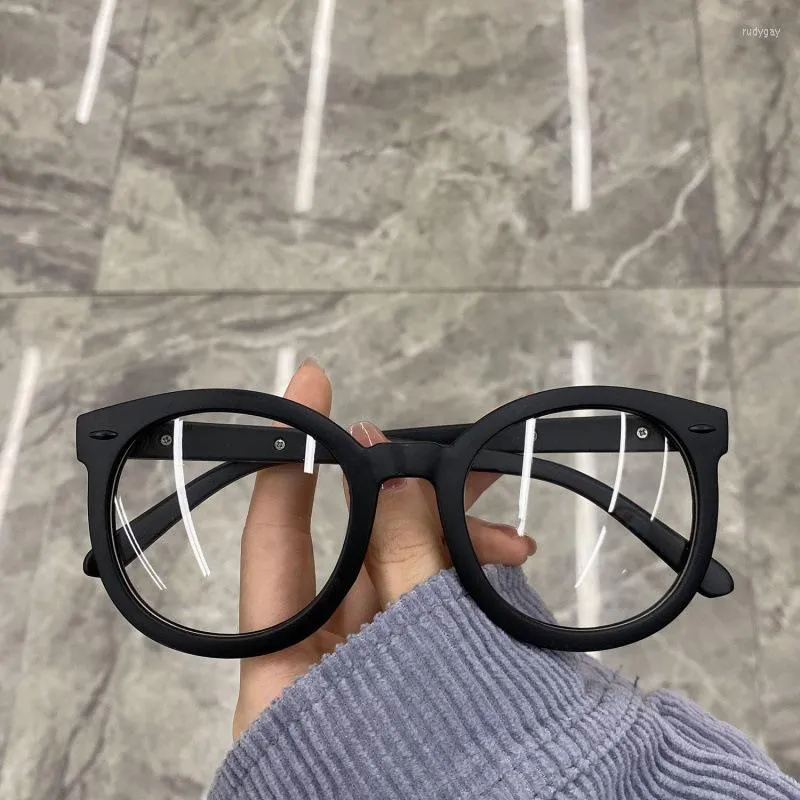 Large glasses for round face online
