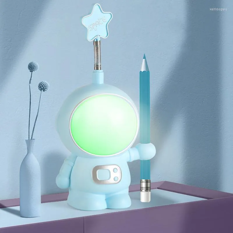 Lampes de table astronaute veilleuse USB mignon dessin animé créatif lampe de bureau protection des yeux porte-stylo pour étudiant enfants étude lecture livre lumières