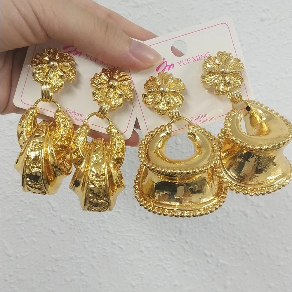 Huggie Large Hoop Weddingearrings for women dubaiアフリカのジュエリーゴールドカラービッグイヤリングブライダルウェディングアクセサリー