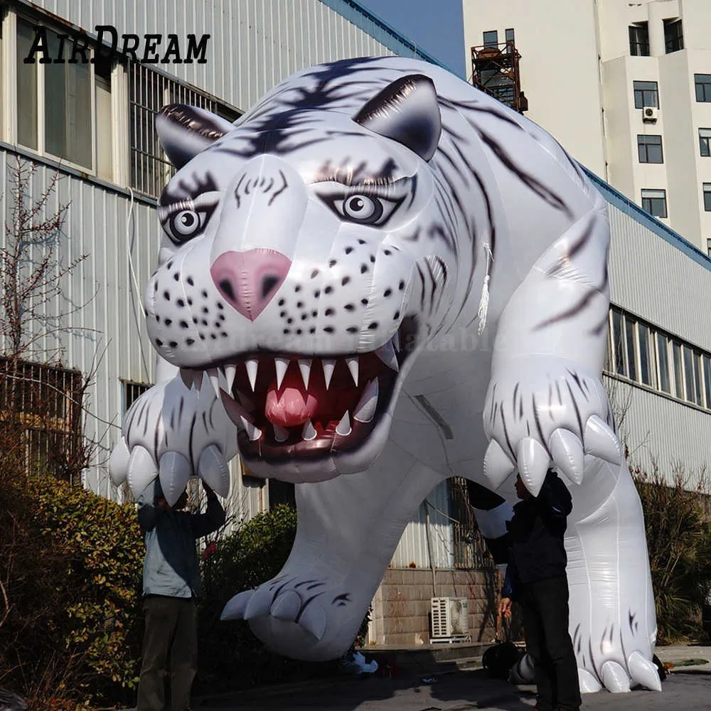 Animaux de tigre blanc féroce gonflables géants faits sur commande de haute qualité de 3/5/7M de long pour la publicité de zoo