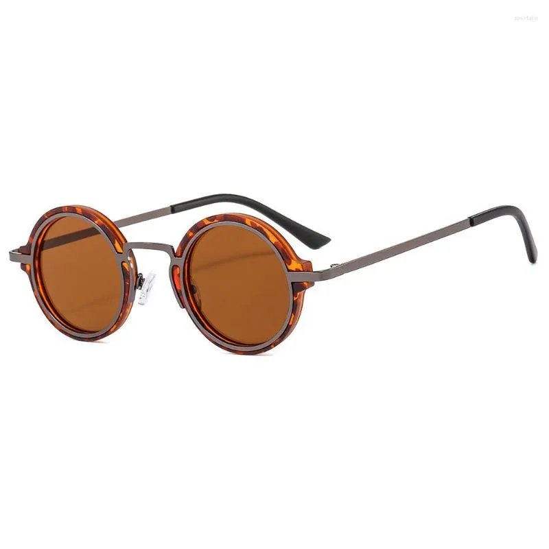 Occhiali da sole Fashion Vintage Round Women Steampunk Occhiali da vista in metallo Frame Summer Travel Occhiali da uomo Shades Gafas De Sol