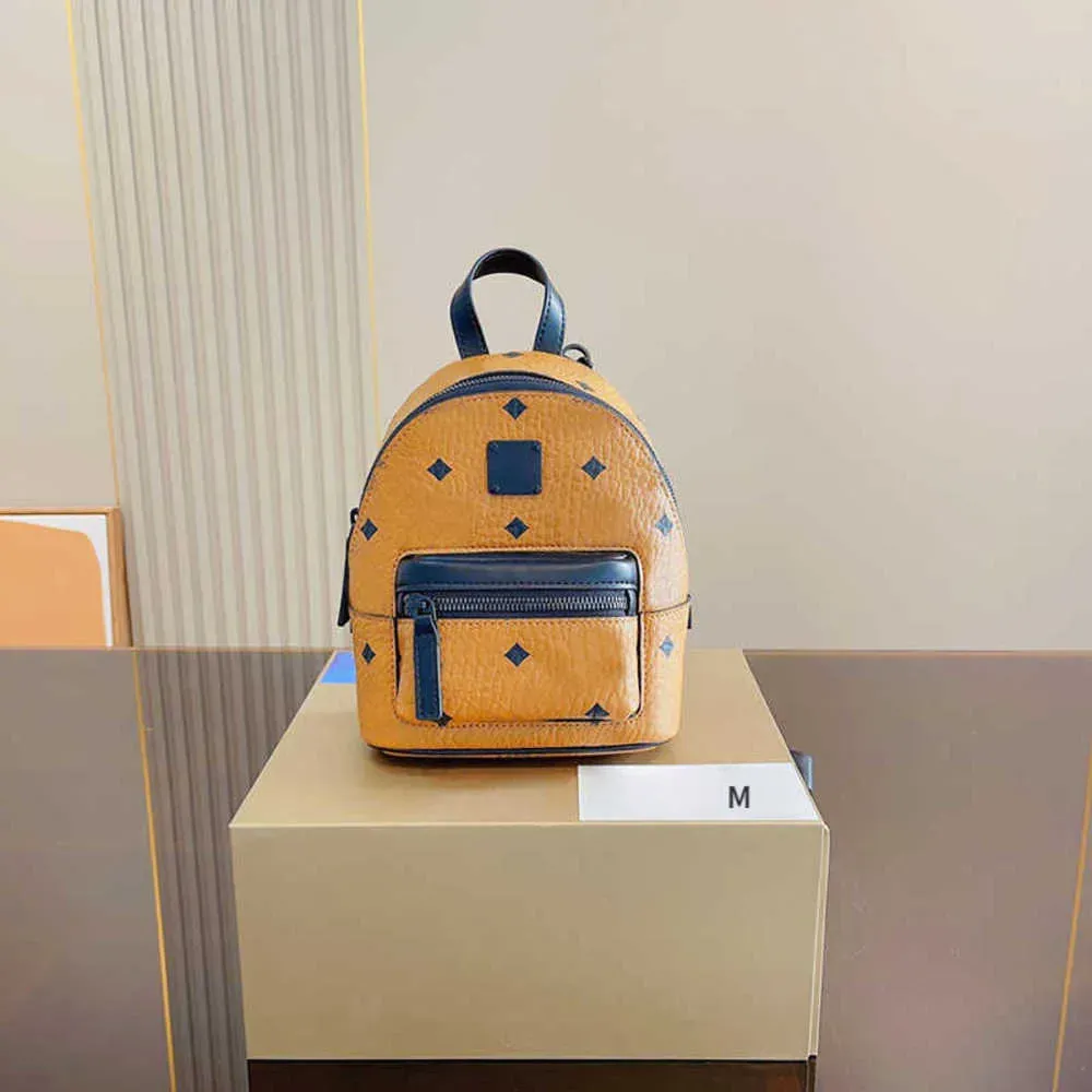 2023 Nieuwe rugzakstijl Bag Tasontwerpers Rugzak Booktassen Dames Bruin Luxurys Handtas rugpakken rugzakken Solide kleur Schouderschooltassen voor tienermeisjes