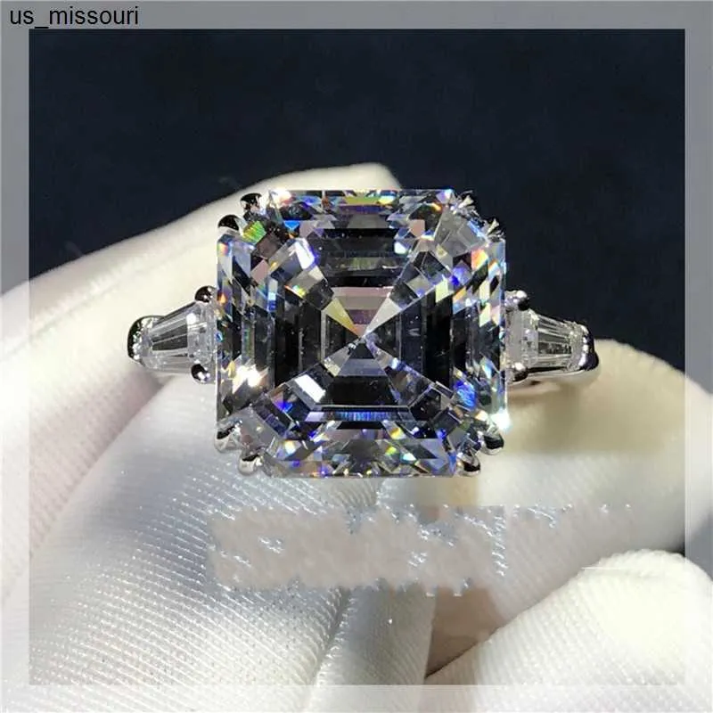 Pierścienie zespołowe ręcznie robione Asscher Cut 6CT Lab Diamond Ring 925 Srebrny Srebrny Bijou zaręczyny Pierścienie dla kobiet Bridal Party Jewelry J230522