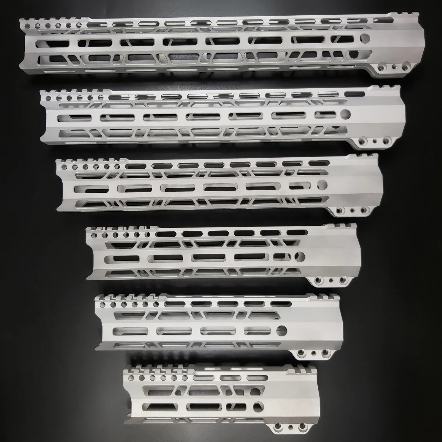 Crotek 7/9/10/12/13,5/15 tum lätt klämmonteringstyp M-Lok Handguards Edge CNC avfasning för .223/5.56 Aluminiumfärg