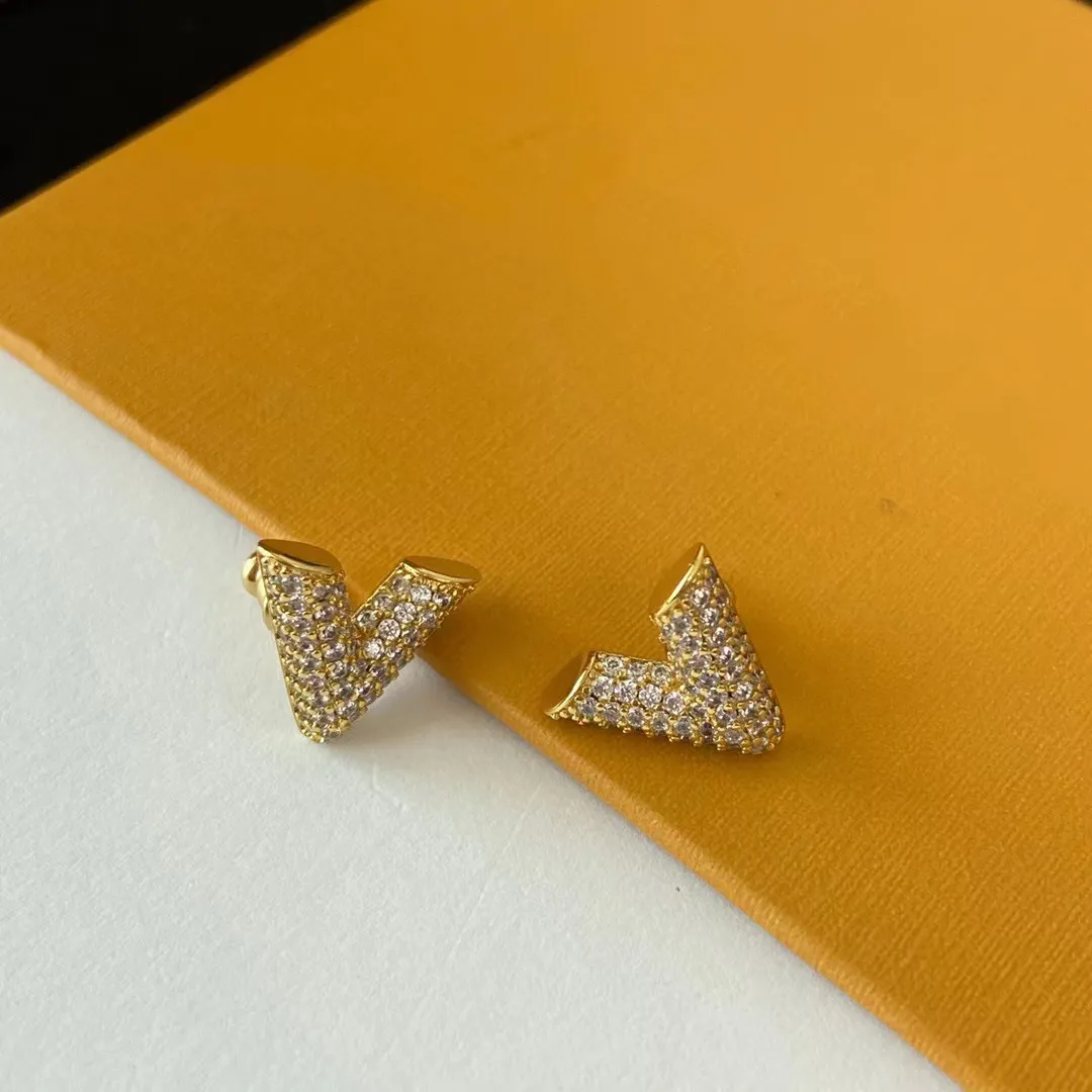 2024 Moda Mulheres 18K Banhado A Ouro Brincos de Diamante Ear Studs Designers Geometria Letras Brincos de Cristal para Mulher Festa de Casamento Jóias