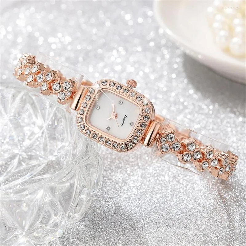 Deluxe quartz hotsell watch