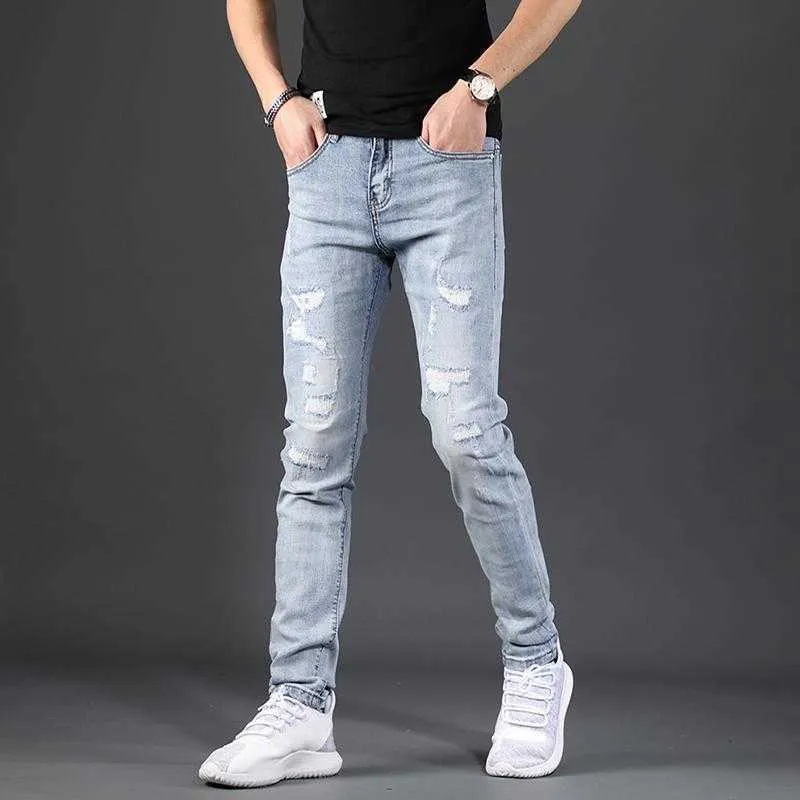 Mäns jeans rippade män sommar mode ljus blå rak smal fit byxor casual streetwear nödställda denim byxor