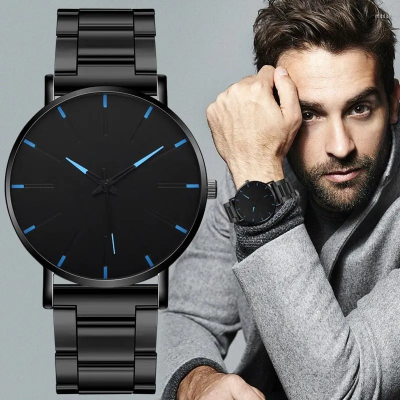 腕時計はファッショナブルでカジュアルなメンズスチールベルトシンプルなウルトラシンクォーツを見る必要はありません男性のための必要なハイエンド