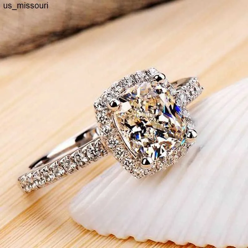 Luxe designer ring van goud en diamant voor dames met edelsteen_voghion.com