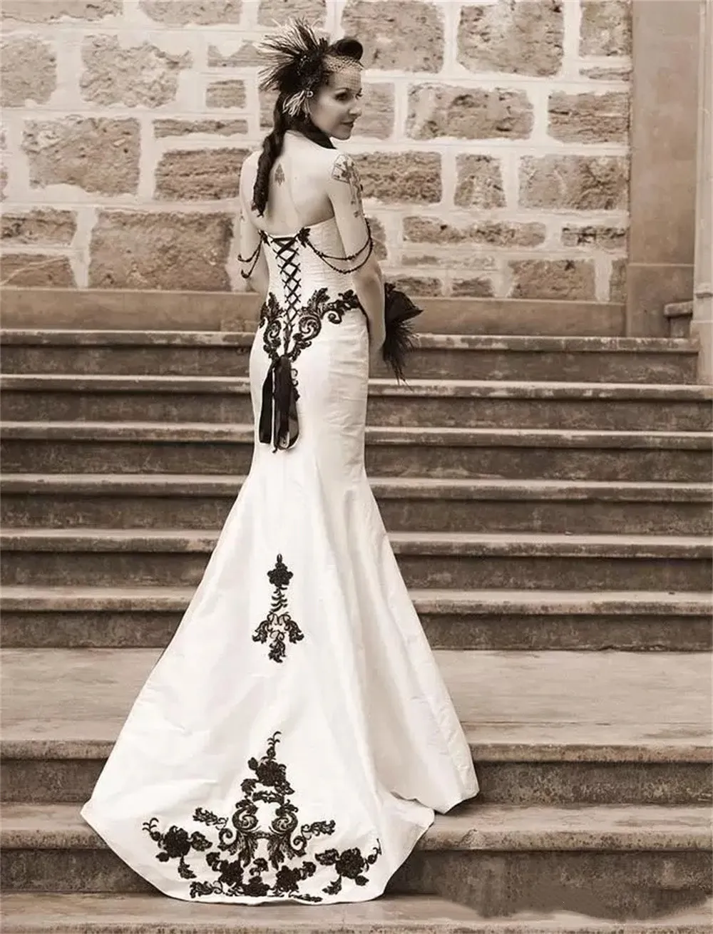 chinese dress ladies Mermaid Ivory And Black Wedding Dress – Lisposa