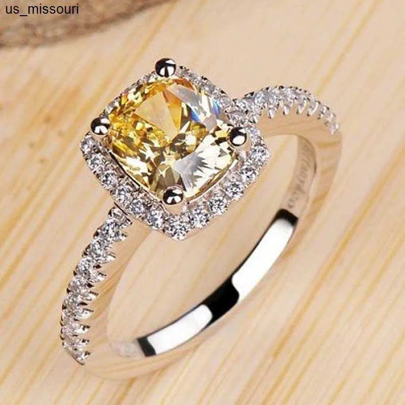 Luxe designer ring van goud en diamant voor dames met edelsteen_voghion.com