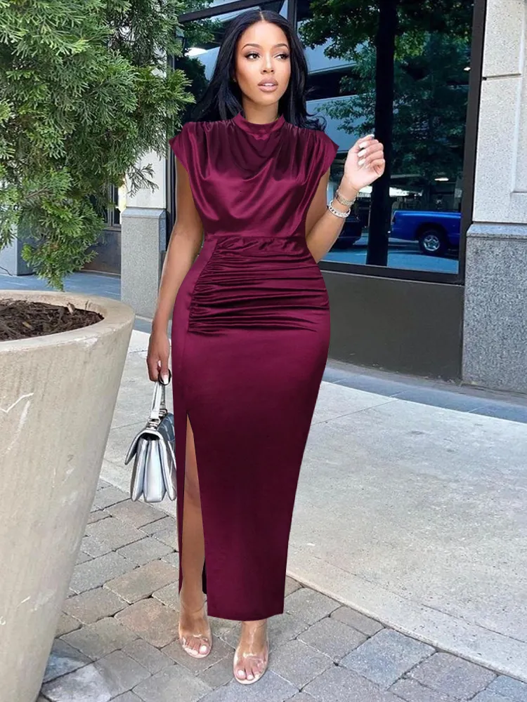 Elegant Wine Red Pleated Maxi Dress With High Collar And Slit