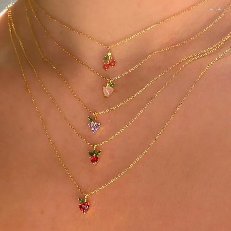 Collane con ciondolo Squisita collana di ciliegie con zirconi colorati per le donne Gioielli di moda con fascino di frutta tropicale semplice pesca uva