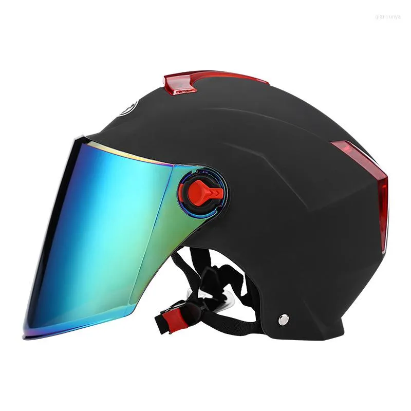 Caschi da moto Colore Protezione solare Casco da equitazione Motocross Auto elettrica Bici con visiera parasole Moto Dirt Protector